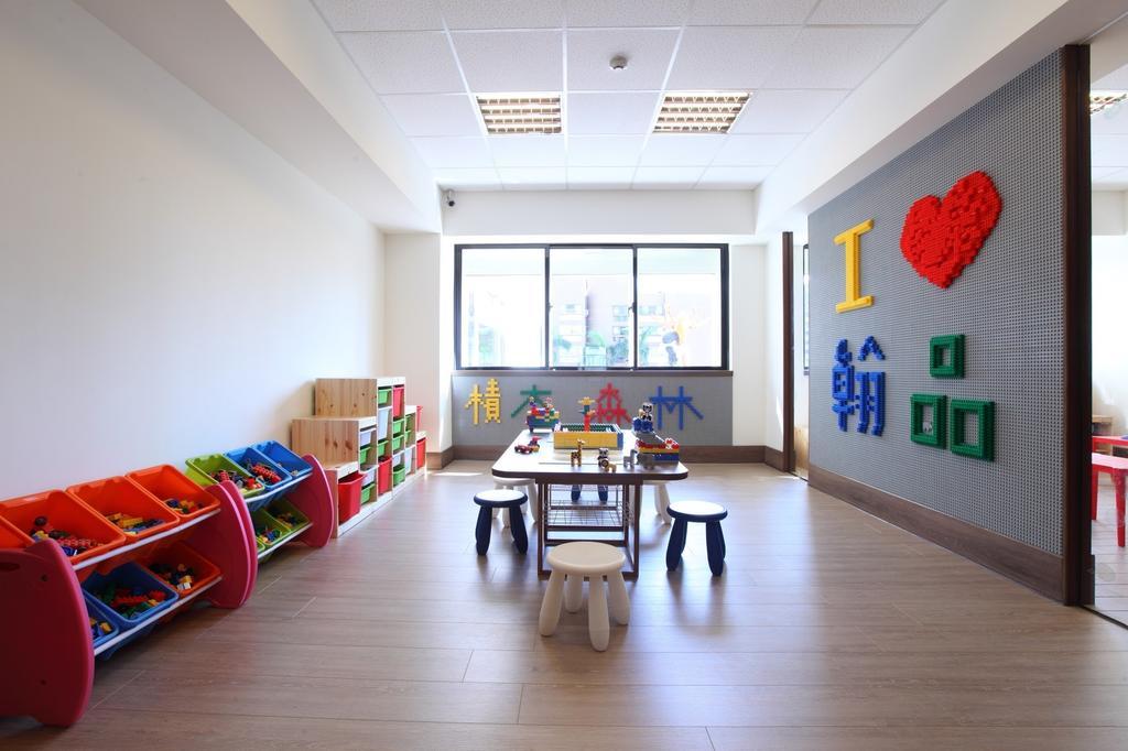 Chateau De Chine Hotel Hualien Esterno foto The LEGO Classroom