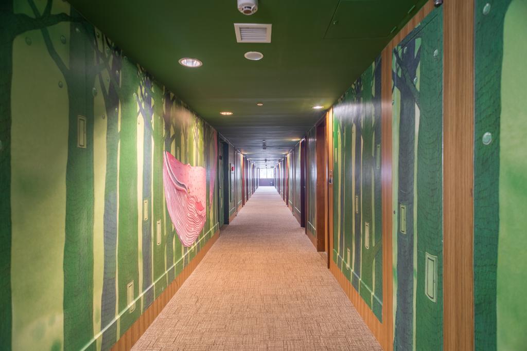 Chateau De Chine Hotel Hualien Esterno foto A corridor on the 10th floor