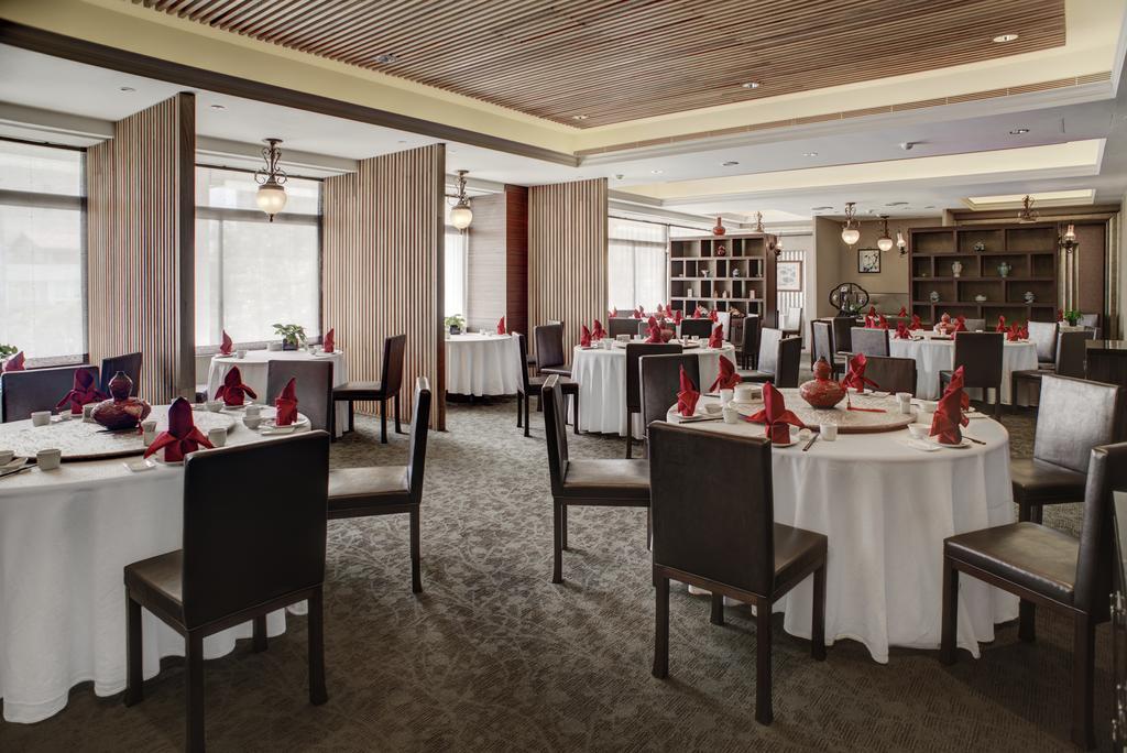 Chateau De Chine Hotel Hualien Esterno foto The interior of the restaurant