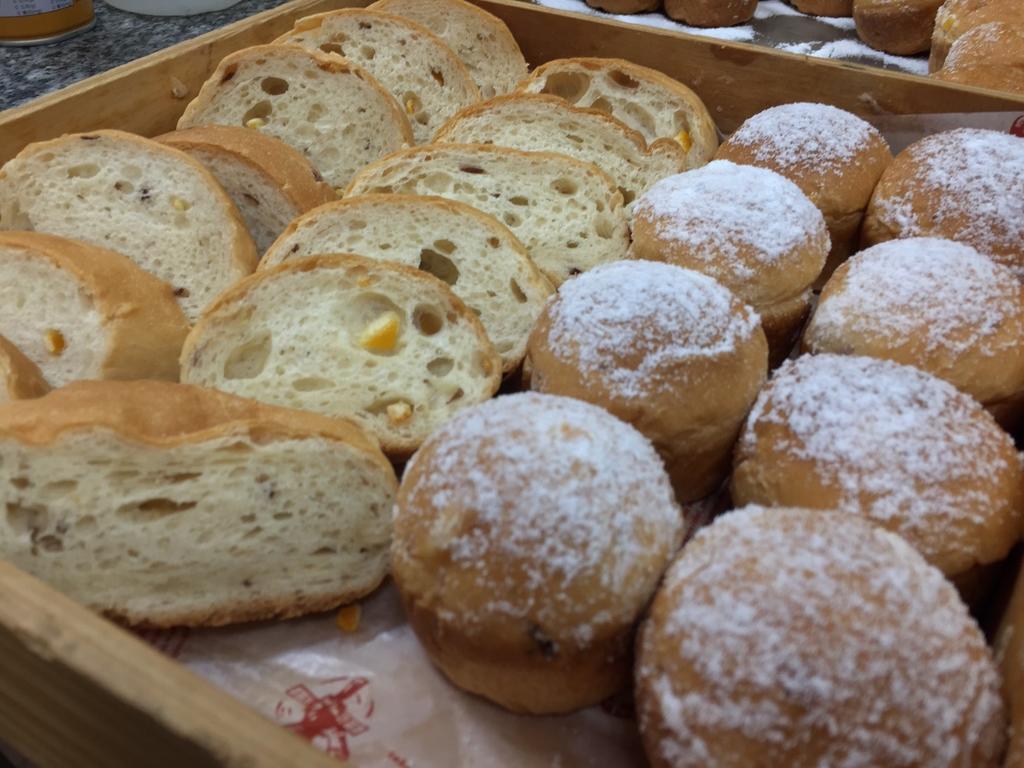 Chateau De Chine Hotel Hualien Esterno foto Buns and bread
